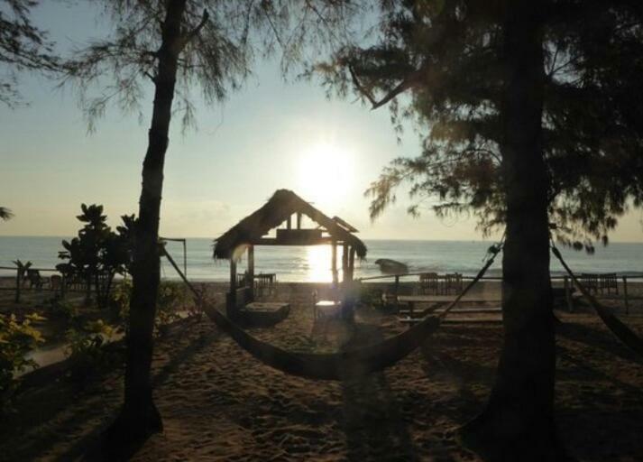 Tsunami Beach Hotel Arugam Bay Εξωτερικό φωτογραφία